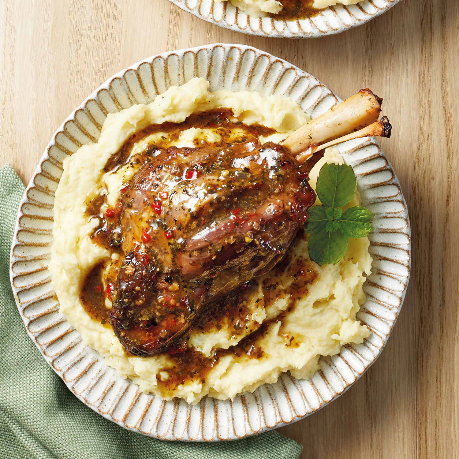 Premium Lamb Shanks With Stout Gravy 800g Specially Selected