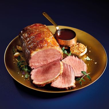 Specially Selected 30 Day Matured Sirloin Beef Roasting Joint With Bone Marrow Gravy Typically 1.1kg