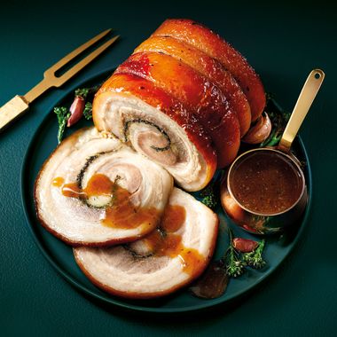 Specially Selected Rolled Pork Belly Porchetta With Pork & Apple Gravy 1.15kg