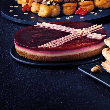 Specially Selected Belgian White Chocolate & Morello Cherry White Forest Cheesecake 900g