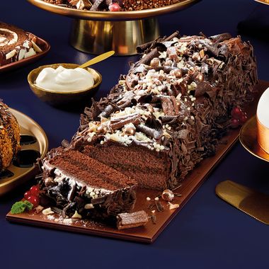 Specially Selected Belgian Chocolate & Salted Caramel Cake 967g